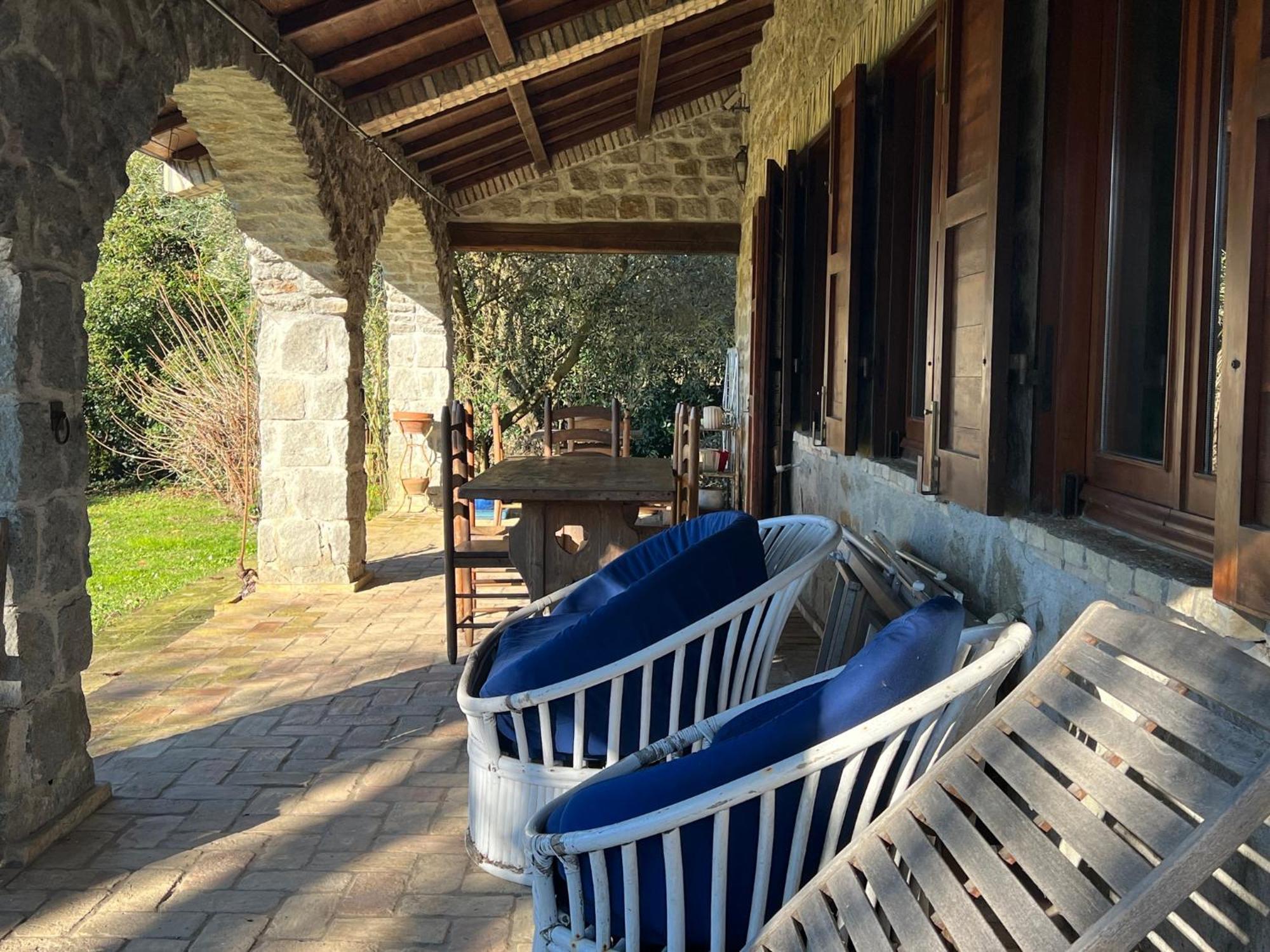 Cottage Beach Vico คาปราโรลา ภายนอก รูปภาพ